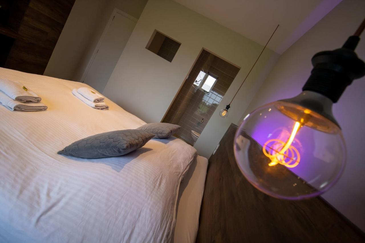 Motel-Restaurant-Grand Cafe De Caisson Kapelle Ngoại thất bức ảnh